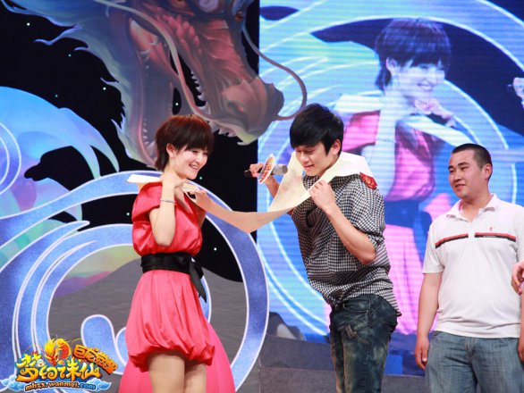 张杰谢娜现场秀恩爱《梦幻诛仙》网游综艺节目